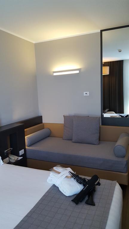 Best Western Premier Chc Airport Genoa Exterior photo