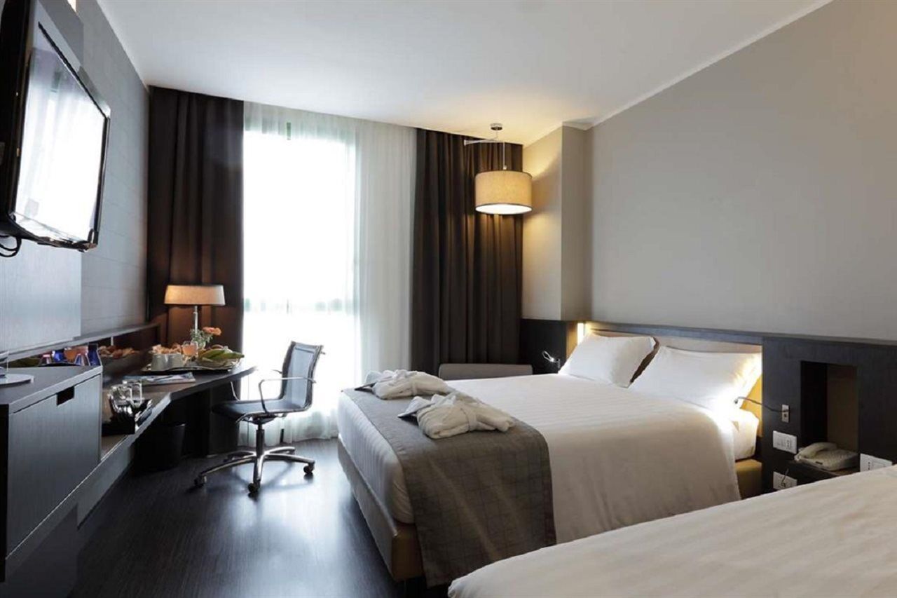 Best Western Premier Chc Airport Genoa Exterior photo